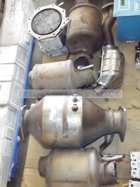 lot 211 image: Catalytic converters