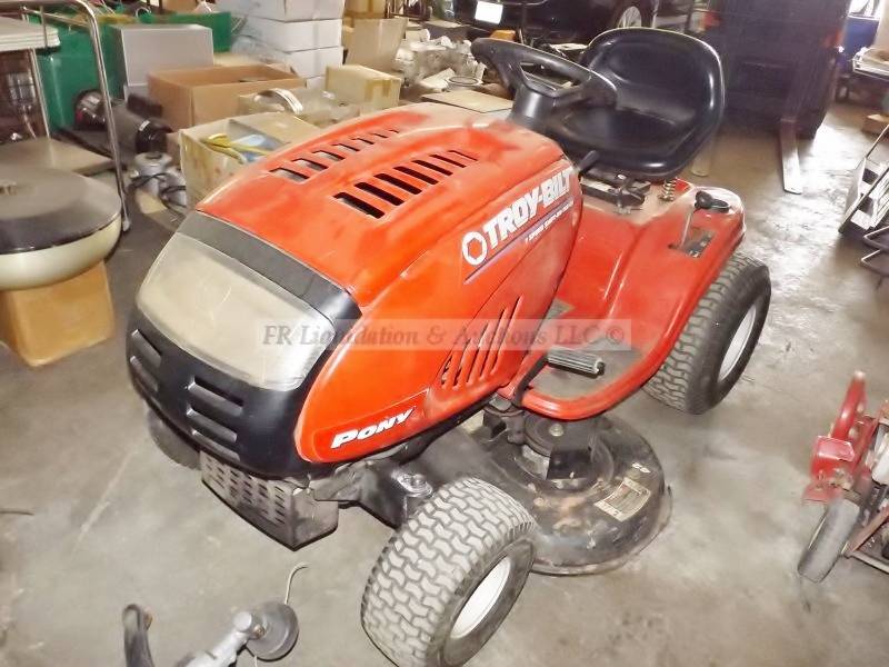 lot 146 image: Troy-Bilt 42 deck lawn mower