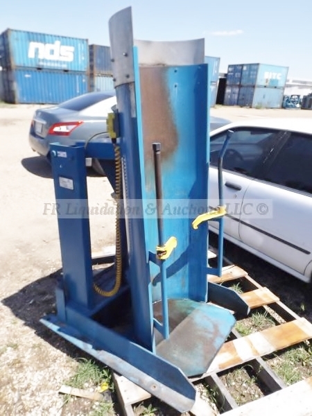 lot 294 image: 750 Lb. Load Capacity Drum Dumper