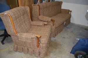 lot 22 image: Vintage Mid-Century Recliner and Sleeper Sofa Set