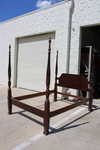 lot 7 image: Queen Poster Bed Frame 66W x 7L x 80H