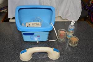 lot 31 image: Foot Saver Soaker, Wall Grab Bar Handle, Candles