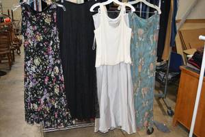 lot 70 image: Womens Dress and Skirts Sizes 12-14, see pictures