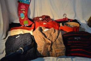 lot 74 image: Womens Sweaters Size XL, see pictures