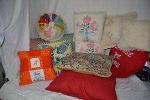 lot 81 image: Misc. Throw Pillows