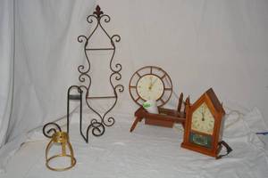lot 82 image: Vintage Desk Clocks, Wire Plate Holders and Dcor