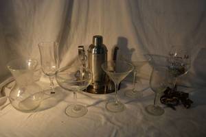 lot 92 image: Cocktail Shaker Set with Drinking Glasses as shown