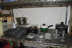 lot 96 image: Kitchen Baking Pans, Small Crockpot, 6.5 Cast Iron Skillet and More