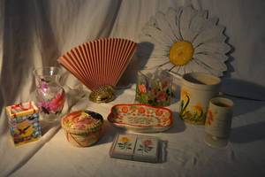 lot 98 image: Decorative Flower Lot Vases, Candle Holders, Dish, Cards as shown