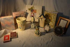 lot 99 image: Home Dcor and Photo Albums