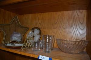 lot 125 image: Swirl Glass Set, Serving Bowl, Gold Mesh Star and More