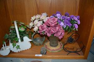 lot 128 image: Artificial Flowers, Duck Design Dcor and Glass Vase