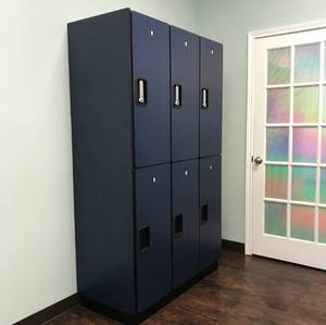 lot 144 image: SALSBURY 15 WIDE DOUBLE TIER LOCKER UNIT - 6FT. HIGH X 18 DEEP, BLUE COLOR- This item is at Separate Location, PREVIEW BY APPOINTMENT ONLY