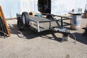 lot 3 image: Utility Trailer 5X12 APROX NO TITLE FALLS WITH IN NO TITLE REQUIRED FOR TRAILER LICENSE