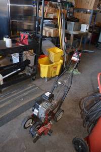lot 16 image: 3.5 HP Trimmer Edger