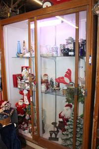 lot 100 image: 2 Door Glass Front Display Cabinet 5x2x7 CONTENTS SOLD SEPARATELY
