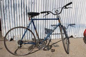 lot 107 image: Vintage Raleigh England Bicycle