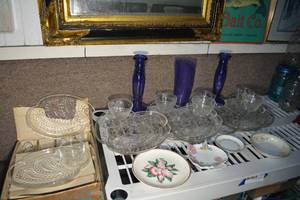lot 303 image: Luncheon Tea Plate Set, Blue Glass Vase and Candle Holders, Gold Trim Plates, see pictures