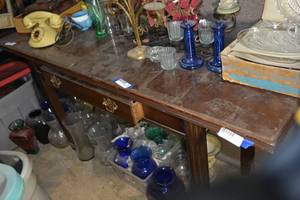 lot 314 image: Wooden Desk with Center Drawer