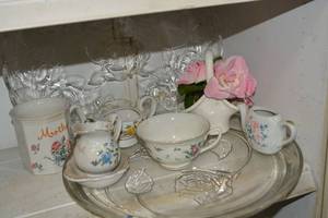 lot 341 image: Clear Rose Pattern Platters, and Rose Ceramic Dishes
