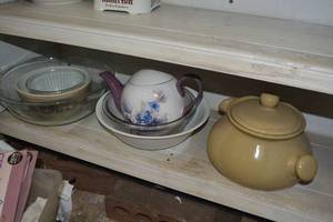 lot 344 image: Pyrex and Corelle Mixing Bowls, Ceramic Butterfly Teapot