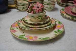 lot 346 image: 5-Person Place Setting - Pink Flower and Vine Dishes