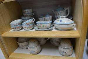 lot 354 image: Miniature Tea Set, Creamer and Sugar Bowl, Salt and Pepper Shakers