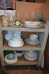 lot 137 image: Goblet Set, Corelle Dish Set, Stoneware Dishes, Taitu Due Dishes