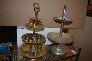 lot 143 image: Brass Pineapple 3-Tier Tray Stand, 2-Tier Tray Stand and Brass Napkin Holders