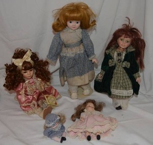lot 198 image: Porcelain Dolls, see pictures