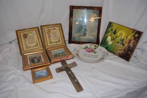 lot 199 image: Religious Wall Art, Decorative Plate, Cast Iron Jesus Statue, see pictures