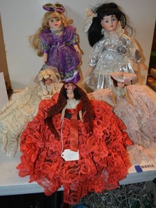 lot 188 image: Set of 3 Boutique Dolls, Porcelain Dolls,