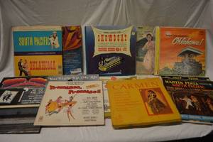 lot 286 image: Music Albums Musical Show Albums
