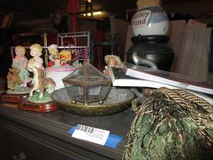 lot 171 image: Ceramic Figurines, Bridal Shower Invitations, Wire Stands