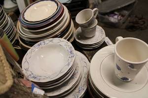 lot 432 image: Misc. Corning Dishes and More