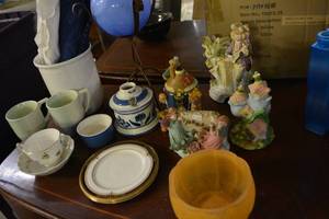 lot 449 image: Home Dcor Figurines and Dishes Includes Kaiser Romantica, Crown Staffordshire, Noritake Gold and Sable, Lamplight Farms Brands