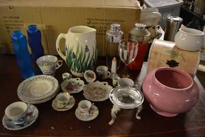 lot 448 image: Home Dcor Blue Glass Wavy Vases, Souvenir Plates, Bar Shakers, and More