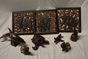 lot 454 image: Wood Carved Animals