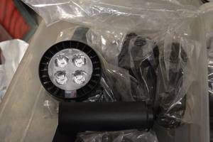 lot 234 image: 25W LED Track Lights - 8 Total