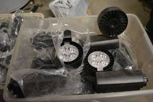 lot 236 image: 25W LED Track Lights - 8 Total