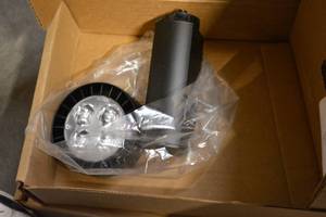 lot 232 image: Track Lights LLAB030RSBKVA - 4 Total