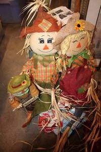 lot 502 image: Fall Scarecrows, Crafting Paper and Gift Bags