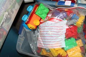 lot 515 image: Toy Big Blocks