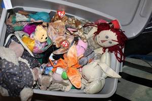 lot 520 image: Raggedy Ann Doll, Bunnies and Beanie Babies