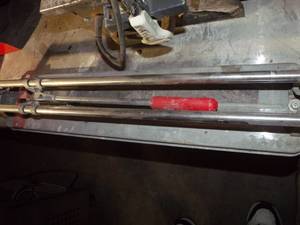 lot 470 image: Manual Tile Breaker