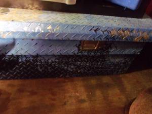 lot 484 image: Blue Toolbox for Full Size Pickup