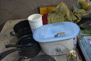 lot 364 image: Homedics ParaSpa, Cooking Pots and Home Dcor