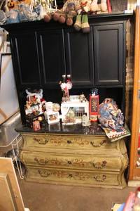 lot 111 image: Dresser with Hutch CONTENTS SOLD SEPARATELY