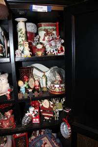 lot 112 image: Christmas Home Dcor Ceramic Figurines, Snow globe, Ceramic Sleighs