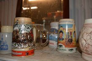 lot 420 image: Beer Steins and Wall Mirror, see pictures